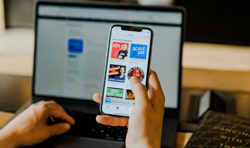 komunikacja-w-nowych-mediach-Photo by Austin Distel on Unsplash komunikacja-w-nowych-mediach-Photo by Austin Distel on Unsplash